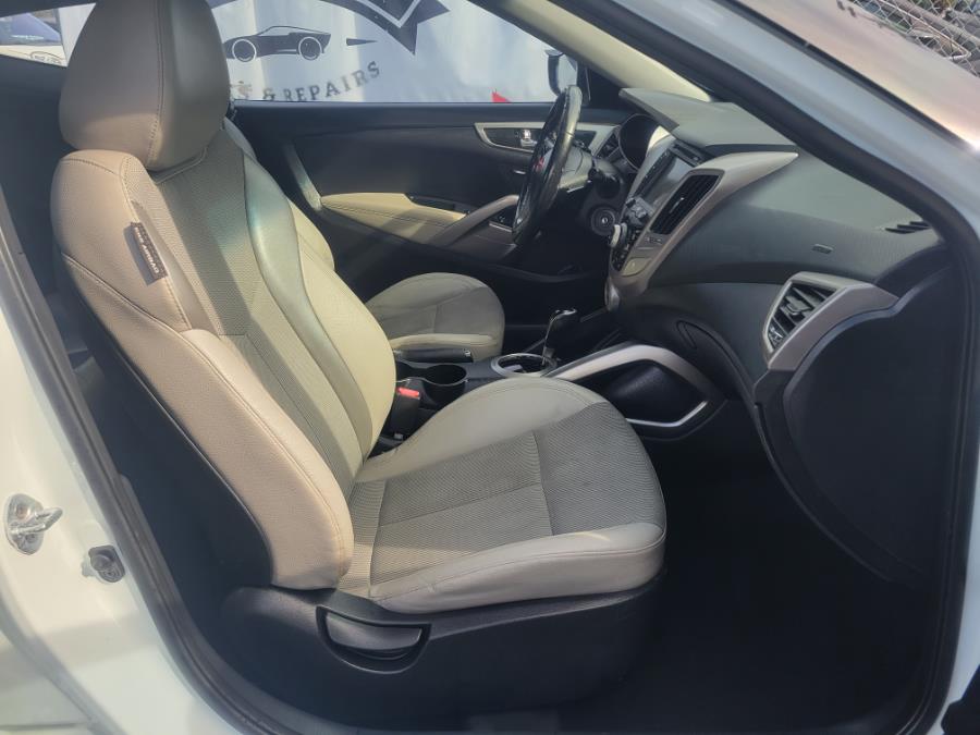 Used Hyundai Veloster 3dr Cpe Auto w/Gray Int 2013 | Ideal Auto Sales. Orlando, Florida Used Hyundai Veloster 3dr Cpe Auto w/Gray Int 2013 | Ideal Auto Sales. Orlando, Florida