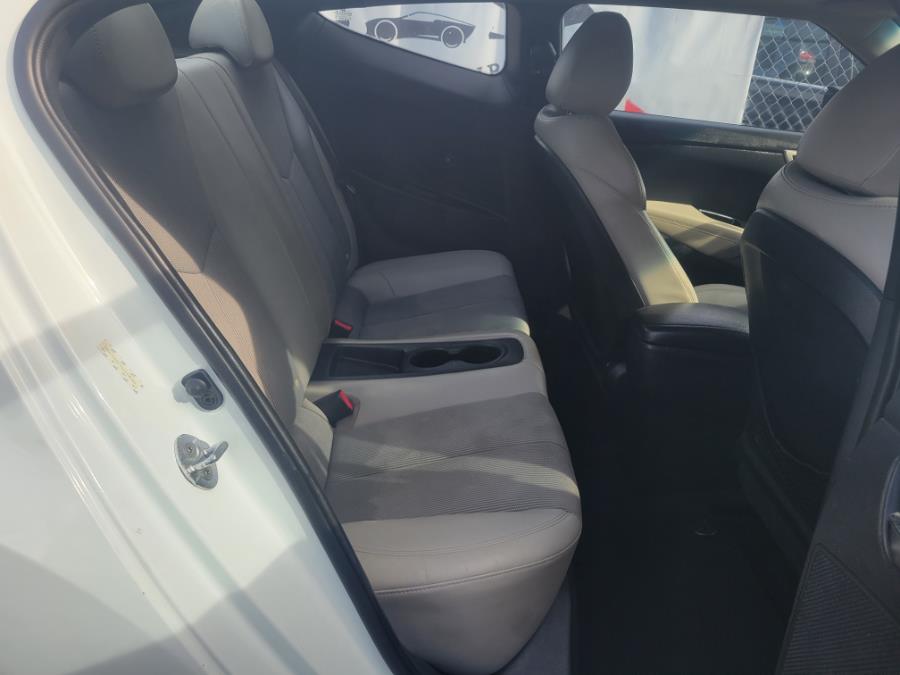 Used Hyundai Veloster 3dr Cpe Auto w/Gray Int 2013 | Ideal Auto Sales. Orlando, Florida Used Hyundai Veloster 3dr Cpe Auto w/Gray Int 2013 | Ideal Auto Sales. Orlando, Florida