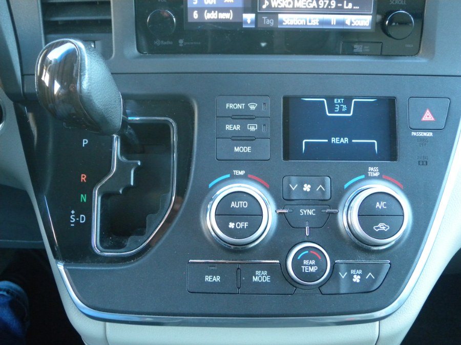 2015 Toyota Sienna 5dr 8-Pass Van XLE Premium FWD (Natl), available for sale in Brooklyn, New York | Carsbuck Inc.. Brooklyn, New York 2015 Toyota Sienna 5dr 8-Pass Van XLE Premium FWD (Natl), available for sale in Brooklyn, New York | Carsbuck Inc.. Brooklyn, New York