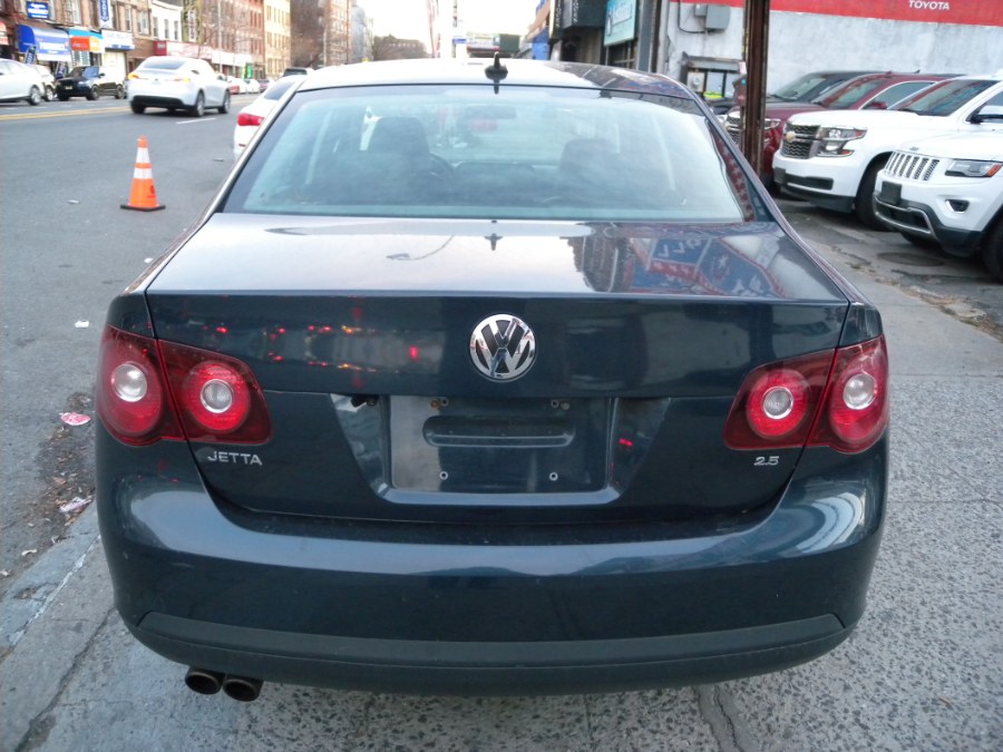 2009 Volkswagen Jetta Sedan 4dr Auto SEL PZEV, available for sale in Brooklyn, New York | Carsbuck Inc.. Brooklyn, New York 2009 Volkswagen Jetta Sedan 4dr Auto SEL PZEV, available for sale in Brooklyn, New York | Carsbuck Inc.. Brooklyn, New York