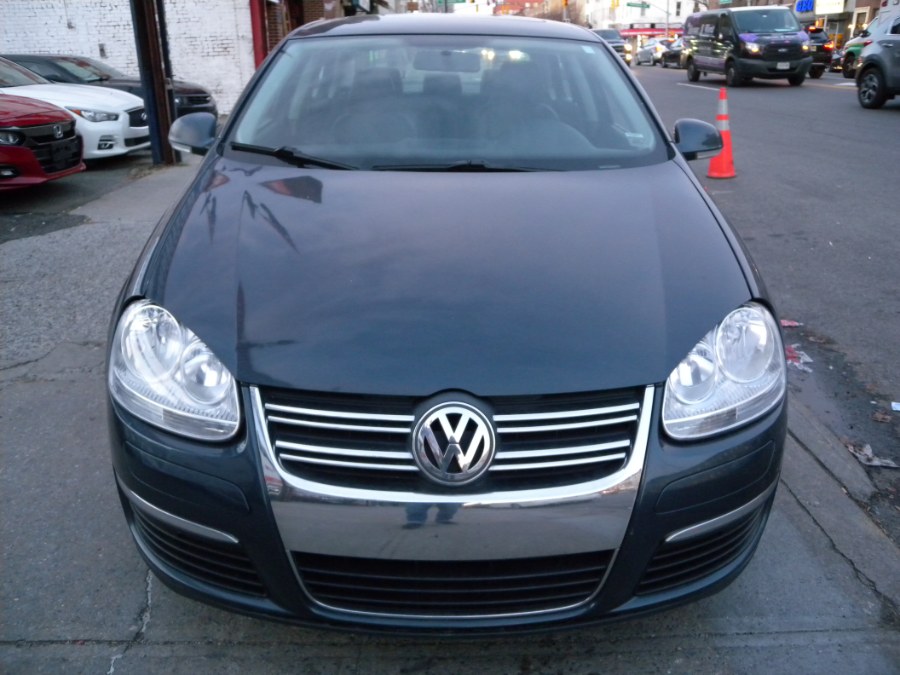 2009 Volkswagen Jetta Sedan 4dr Auto SEL PZEV, available for sale in Brooklyn, New York | Carsbuck Inc.. Brooklyn, New York 2009 Volkswagen Jetta Sedan 4dr Auto SEL PZEV, available for sale in Brooklyn, New York | Carsbuck Inc.. Brooklyn, New York