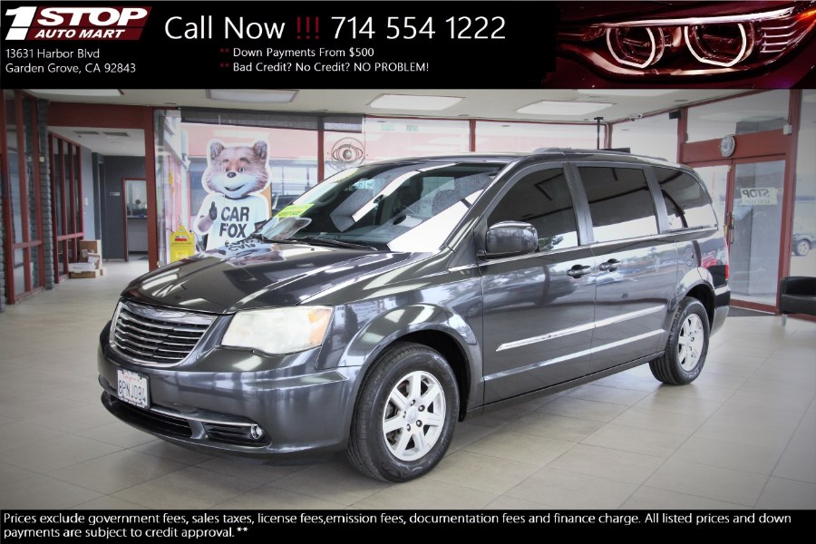 Used 2012 Chrysler Town & Country in Garden Grove, California | 1 Stop Auto Mart Inc.. Garden Grove, California