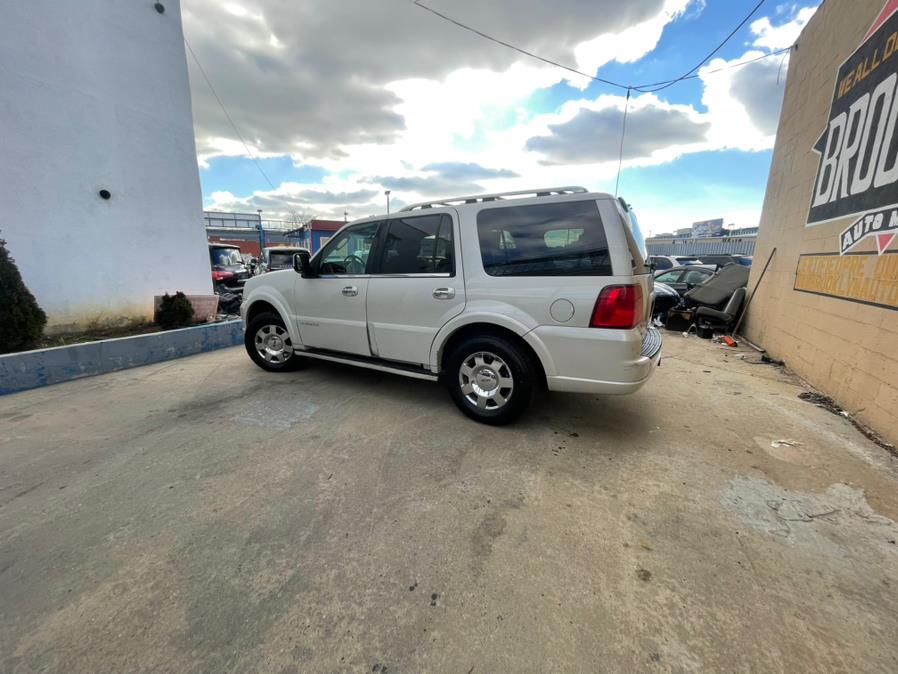 Used Lincoln Navigator 4dr 2WD Luxury 2006 | Brooklyn Auto Mall LLC. Brooklyn, New York Used Lincoln Navigator 4dr 2WD Luxury 2006 | Brooklyn Auto Mall LLC. Brooklyn, New York