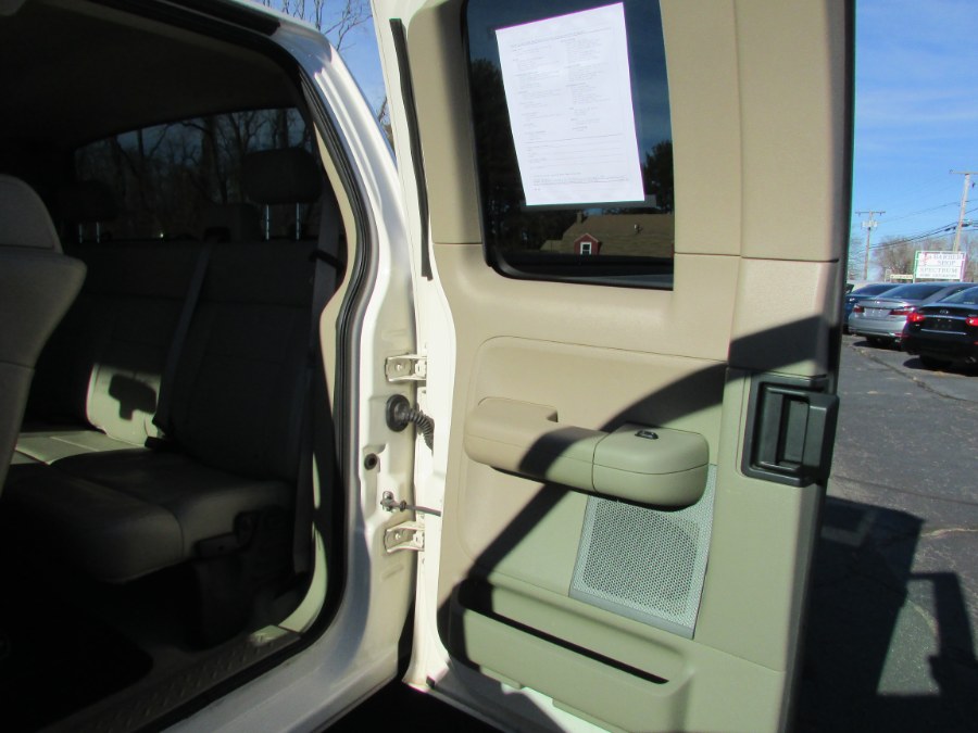 2007 Ford F-150 4WD Supercab 133" Lariat, available for sale in East Windsor, Connecticut | United Auto Sales of E Windsor, Inc. East Windsor, Connecticut 2007 Ford F-150 4WD Supercab 133" Lariat, available for sale in East Windsor, Connecticut | United Auto Sales of E Windsor, Inc. East Windsor, Connecticut
