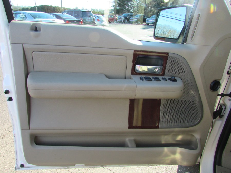 2007 Ford F-150 4WD Supercab 133" Lariat, available for sale in East Windsor, Connecticut | United Auto Sales of E Windsor, Inc. East Windsor, Connecticut 2007 Ford F-150 4WD Supercab 133" Lariat, available for sale in East Windsor, Connecticut | United Auto Sales of E Windsor, Inc. East Windsor, Connecticut