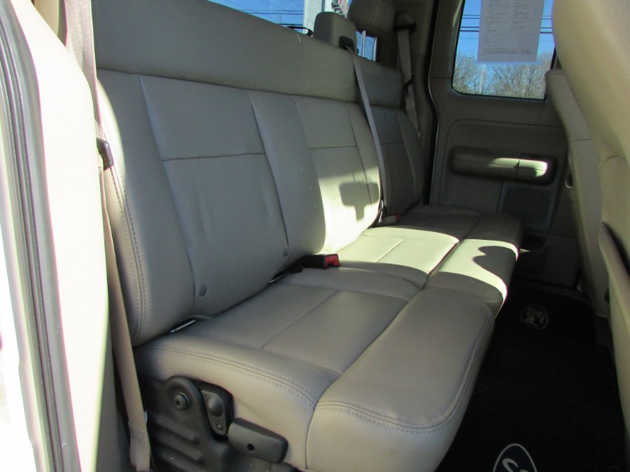 2007 Ford F-150 4WD Supercab 133" Lariat, available for sale in East Windsor, Connecticut | United Auto Sales of E Windsor, Inc. East Windsor, Connecticut 2007 Ford F-150 4WD Supercab 133" Lariat, available for sale in East Windsor, Connecticut | United Auto Sales of E Windsor, Inc. East Windsor, Connecticut