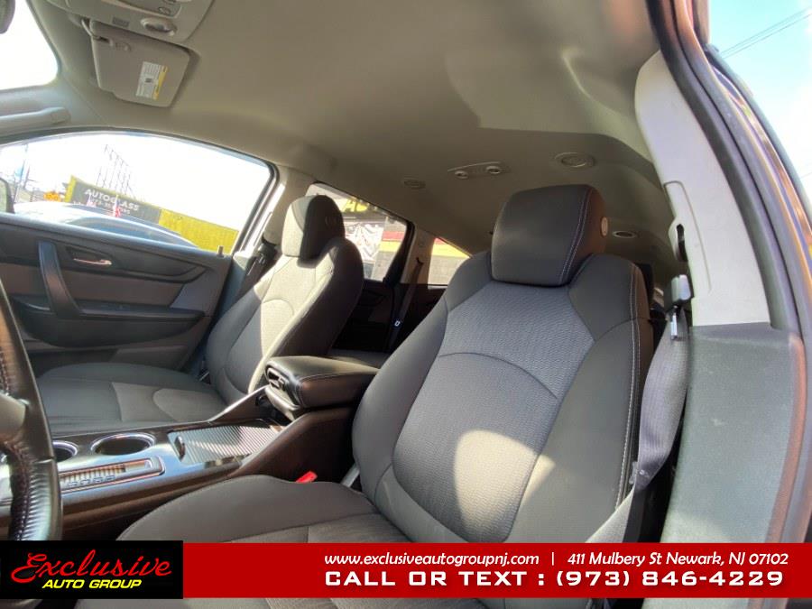 Used Chevrolet Traverse AWD 4dr LT w/1LT 2017 | Exclusive Auto Group. Newark, New Jersey Used Chevrolet Traverse AWD 4dr LT w/1LT 2017 | Exclusive Auto Group. Newark, New Jersey