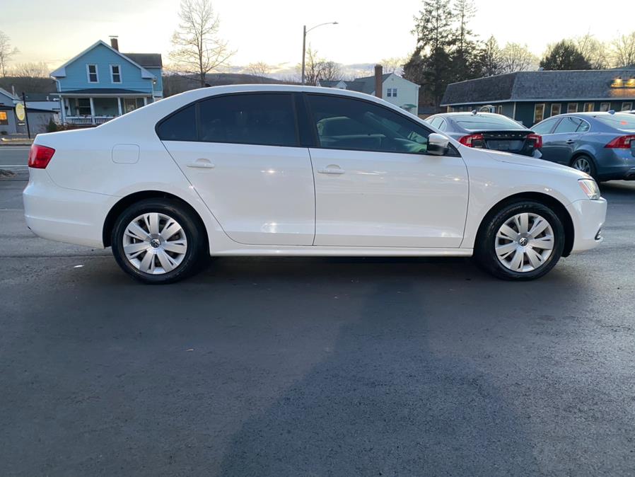 Used Volkswagen Jetta Sedan 4dr Man SE PZEV 2014 | Lava Motors 2 Inc. Canton, Connecticut Used Volkswagen Jetta Sedan 4dr Man SE PZEV 2014 | Lava Motors 2 Inc. Canton, Connecticut