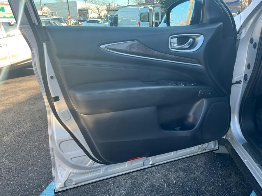 2015 INFINITI QX60 AWD. LOW MILES!, available for sale in Elmont, New York | Sunrise of Elmont. Elmont, New York 2015 INFINITI QX60 AWD. LOW MILES!, available for sale in Elmont, New York | Sunrise of Elmont. Elmont, New York