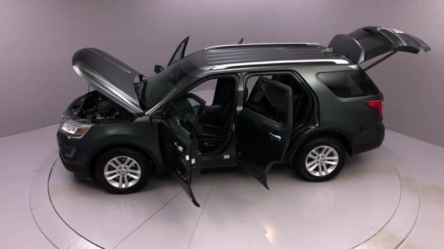 Used Ford Explorer 4WD 4dr Limited 2016 | J&M Automotive Sls&Svc LLC. Naugatuck, Connecticut Used Ford Explorer 4WD 4dr Limited 2016 | J&M Automotive Sls&Svc LLC. Naugatuck, Connecticut