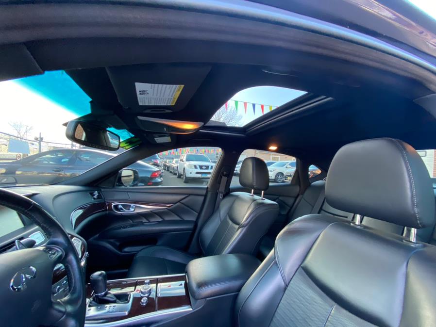 Used INFINITI Q70 4dr Sdn V6 AWD Sport 2015 | VEB Auto Sales. Hartford, Connecticut Used INFINITI Q70 4dr Sdn V6 AWD Sport 2015 | VEB Auto Sales. Hartford, Connecticut