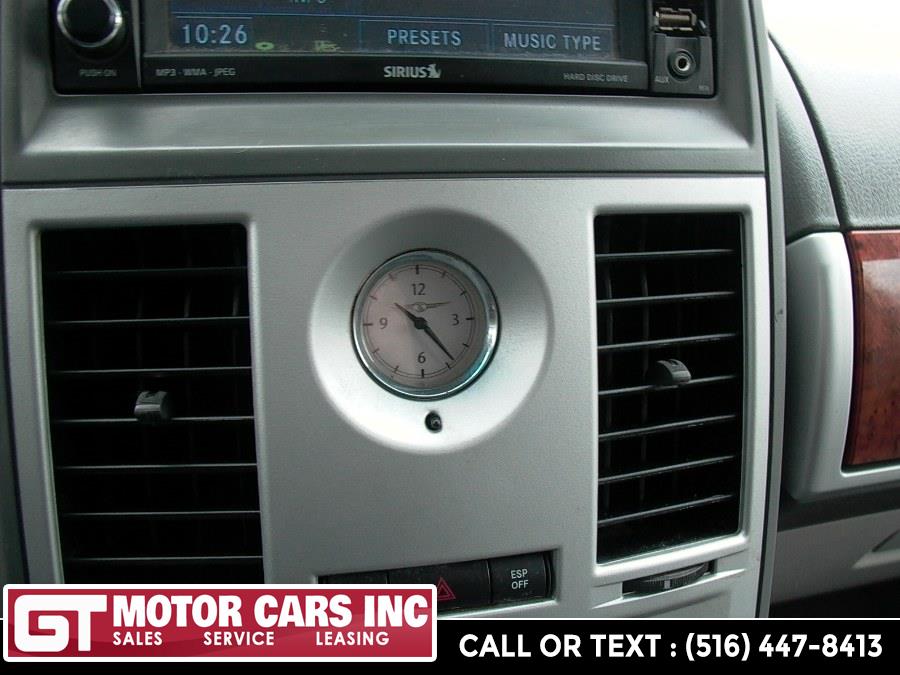 2009 Chrysler Town & Country 4dr Wgn Touring, available for sale in Bellmore, NY