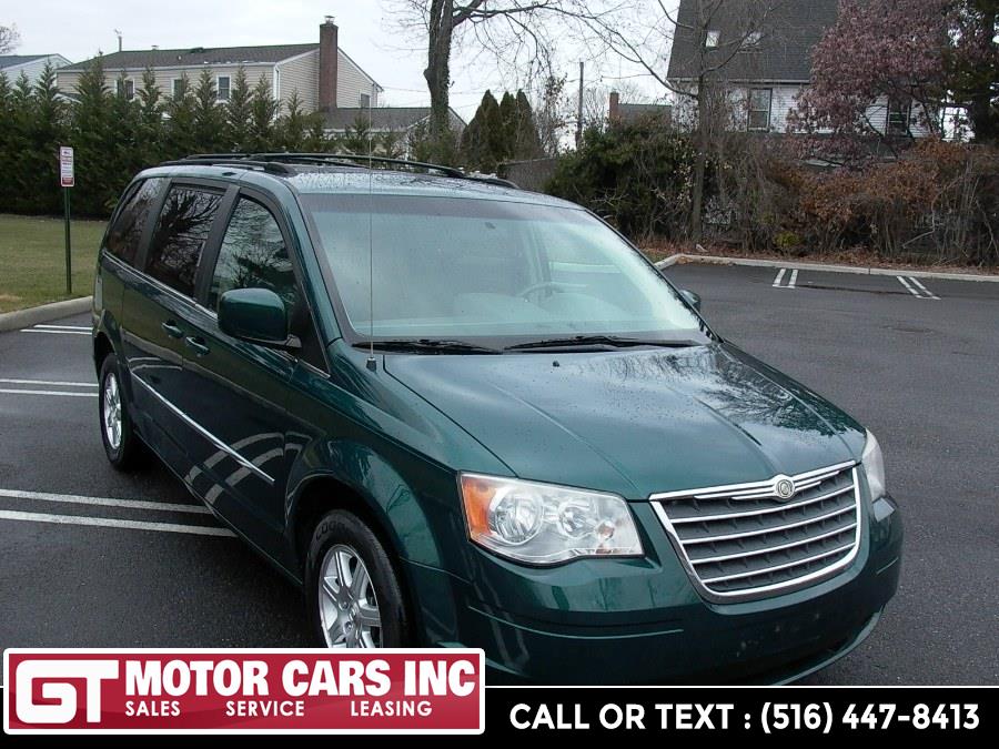 Used 2009 Chrysler Town & Country in Bellmore, New York