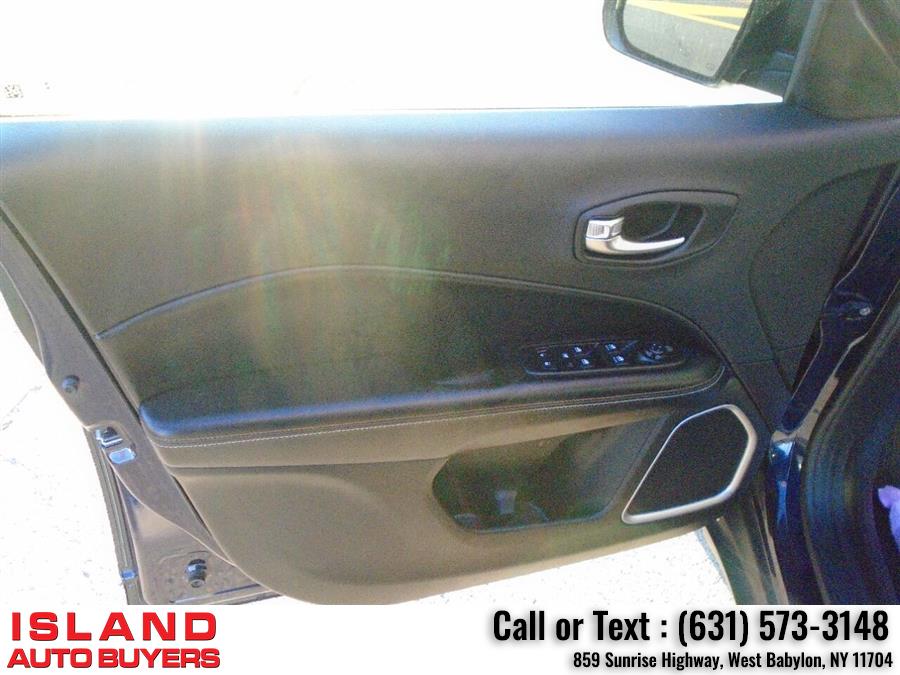 Used Jeep Compass Latitude 4x4 4dr SUV 2018 | Island Auto Buyers. West Babylon, New York Used Jeep Compass Latitude 4x4 4dr SUV 2018 | Island Auto Buyers. West Babylon, New York