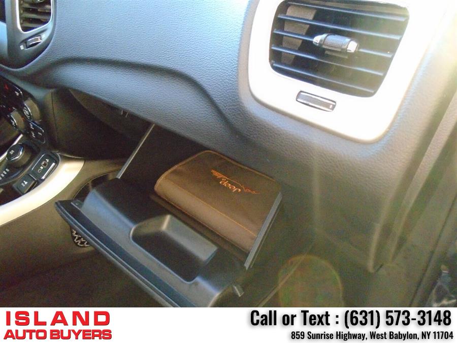 Used Jeep Compass Latitude 4x4 4dr SUV 2018 | Island Auto Buyers. West Babylon, New York Used Jeep Compass Latitude 4x4 4dr SUV 2018 | Island Auto Buyers. West Babylon, New York