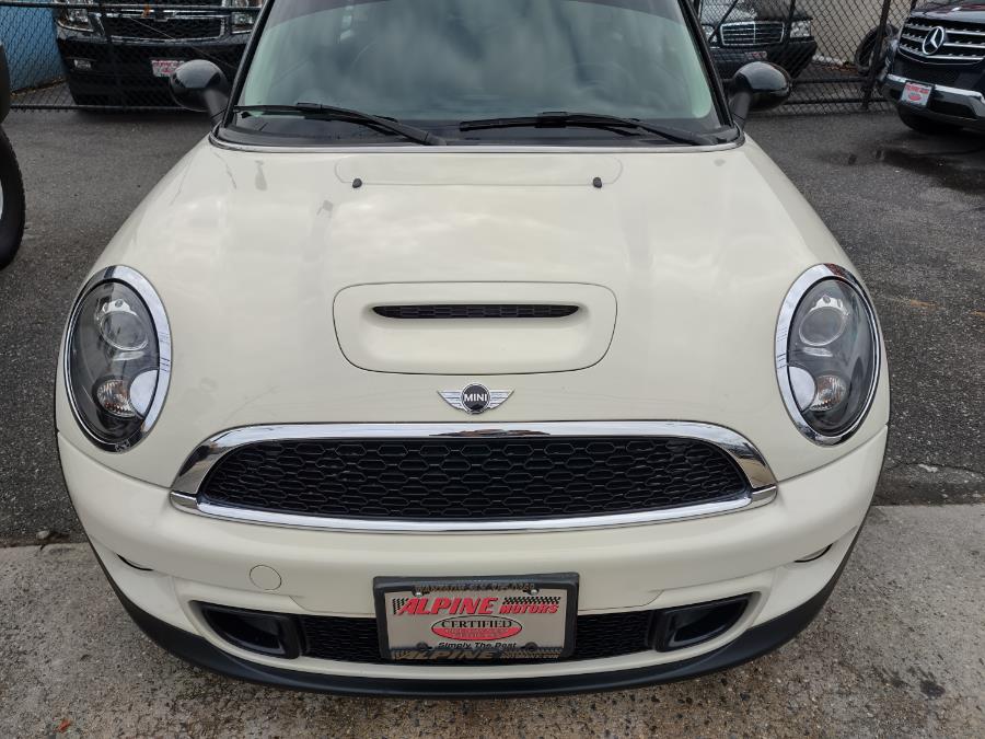 Used MINI Cooper Hardtop 2dr Cpe S 2013 | Alpine Motors Inc. Wantagh, New York Used MINI Cooper Hardtop 2dr Cpe S 2013 | Alpine Motors Inc. Wantagh, New York