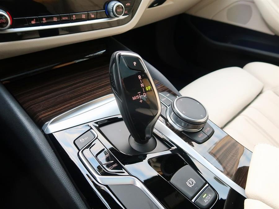 2019 BMW 5 Series 530i xDrive Sport Line Package, available for sale in Great Neck, New York | Auto Expo Ent Inc.. Great Neck, New York 2019 BMW 5 Series 530i xDrive Sport Line Package, available for sale in Great Neck, New York | Auto Expo Ent Inc.. Great Neck, New York