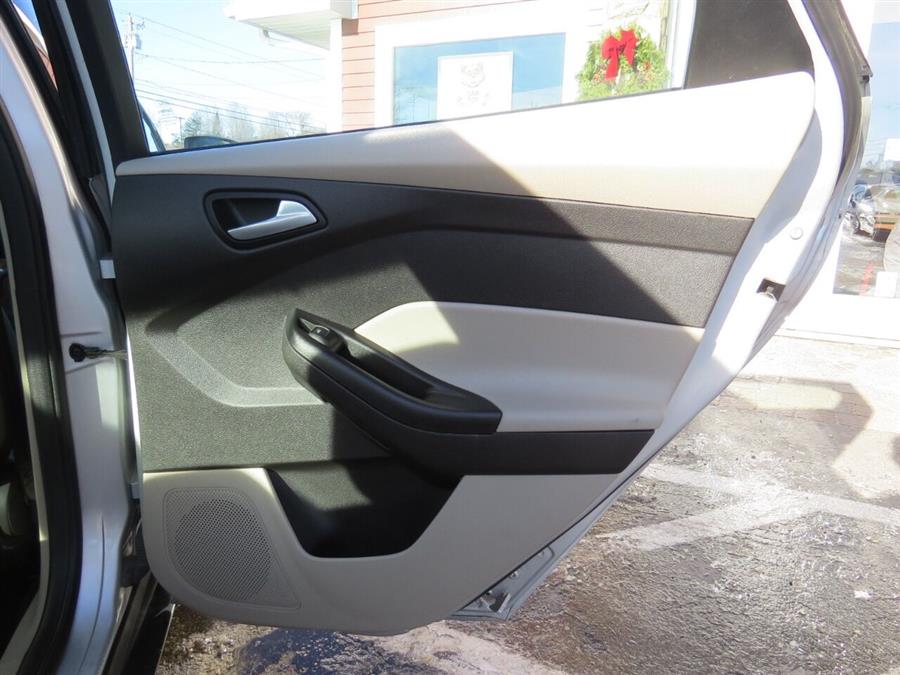 Used Ford Focus SE 4dr Sedan 2018 | Lake City Exports Inc. Auburn, Maine Used Ford Focus SE 4dr Sedan 2018 | Lake City Exports Inc. Auburn, Maine