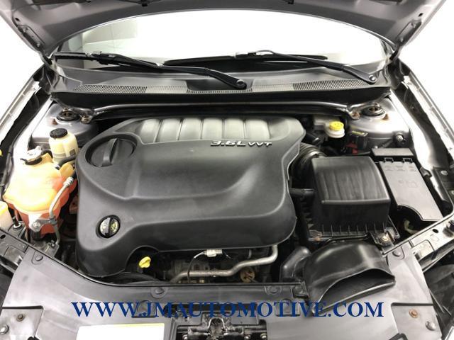 Used Chrysler 200 4dr Sdn Limited 2013 | J&M Automotive Sls&Svc LLC. Naugatuck, Connecticut Used Chrysler 200 4dr Sdn Limited 2013 | J&M Automotive Sls&Svc LLC. Naugatuck, Connecticut