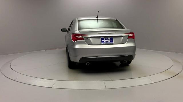 Used Chrysler 200 4dr Sdn Limited 2013 | J&M Automotive Sls&Svc LLC. Naugatuck, Connecticut Used Chrysler 200 4dr Sdn Limited 2013 | J&M Automotive Sls&Svc LLC. Naugatuck, Connecticut