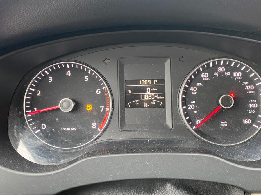 2013 Volkswagen Jetta Sedan 4dr Auto SE PZEV, available for sale in Bridgeport, Connecticut | CT Auto. Bridgeport, Connecticut 2013 Volkswagen Jetta Sedan 4dr Auto SE PZEV, available for sale in Bridgeport, Connecticut | CT Auto. Bridgeport, Connecticut
