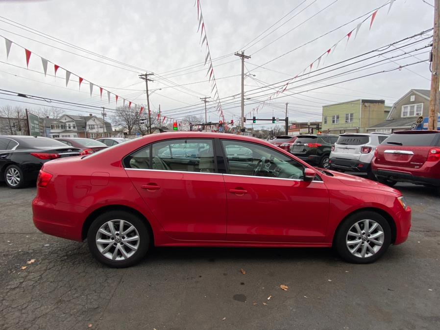 2013 Volkswagen Jetta Sedan 4dr Auto SE PZEV, available for sale in Bridgeport, Connecticut | CT Auto. Bridgeport, Connecticut 2013 Volkswagen Jetta Sedan 4dr Auto SE PZEV, available for sale in Bridgeport, Connecticut | CT Auto. Bridgeport, Connecticut