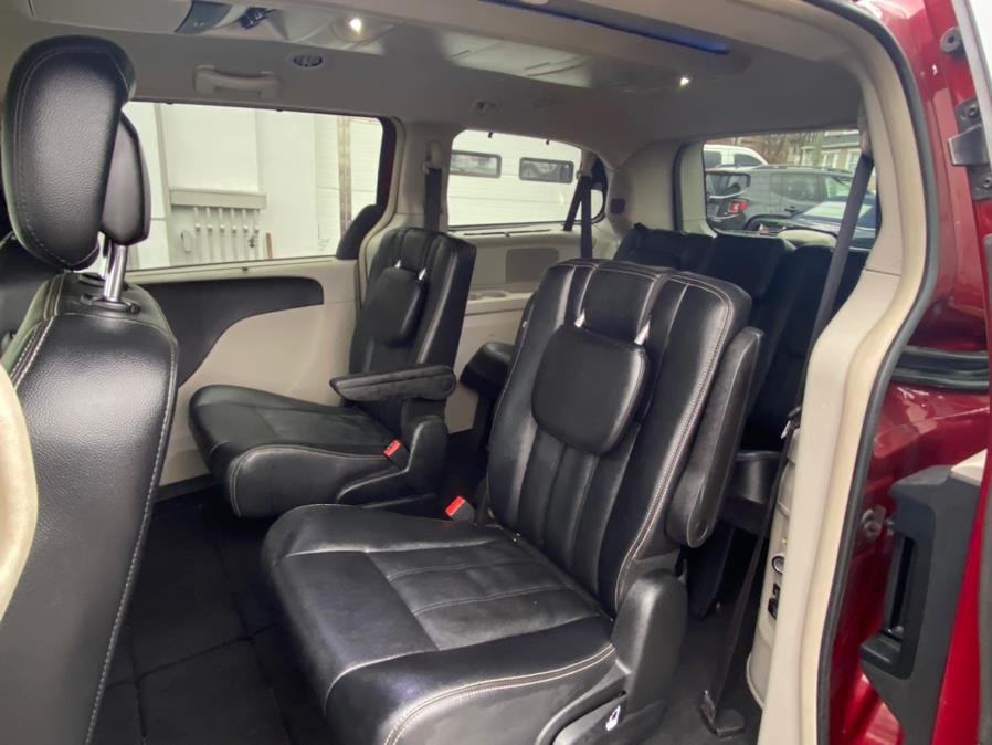 Used Chrysler Town & Country 4dr Wgn Touring 2015 | CT Auto. Bridgeport, Connecticut Used Chrysler Town & Country 4dr Wgn Touring 2015 | CT Auto. Bridgeport, Connecticut