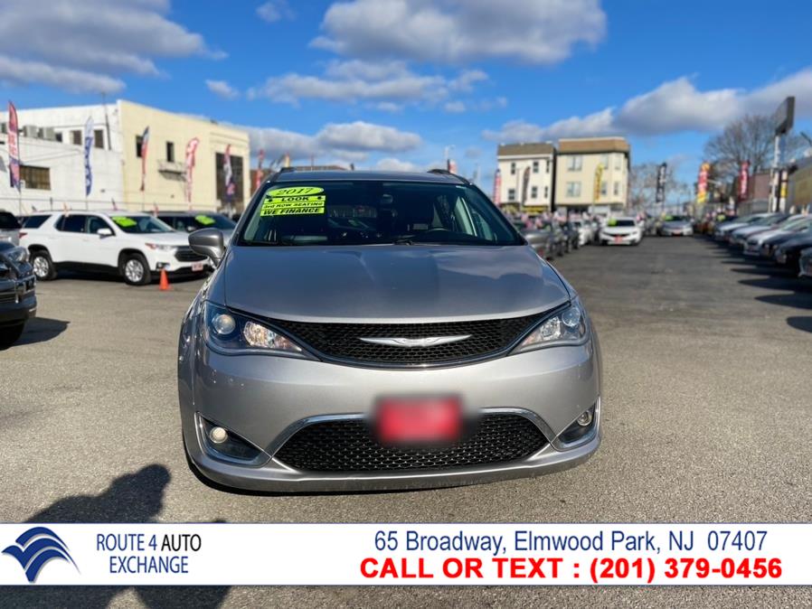 Used Chrysler Pacifica Touring-L FWD 2017 | Route 4 Auto Exchange. Elmwood Park, New Jersey Used Chrysler Pacifica Touring-L FWD 2017 | Route 4 Auto Exchange. Elmwood Park, New Jersey