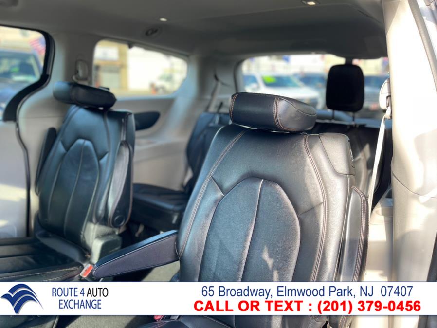 Used Chrysler Pacifica Touring-L FWD 2017 | Route 4 Auto Exchange. Elmwood Park, New Jersey Used Chrysler Pacifica Touring-L FWD 2017 | Route 4 Auto Exchange. Elmwood Park, New Jersey