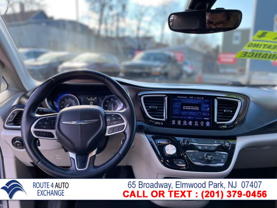 Used Chrysler Pacifica Touring-L FWD 2017 | Route 4 Auto Exchange. Elmwood Park, New Jersey Used Chrysler Pacifica Touring-L FWD 2017 | Route 4 Auto Exchange. Elmwood Park, New Jersey