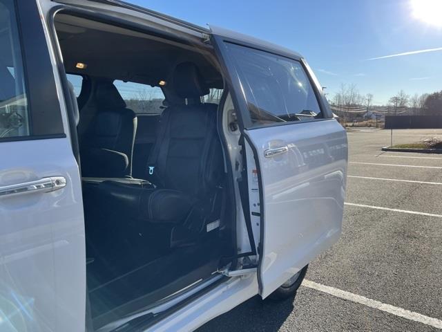 Used Toyota Sienna SE 2015 | Blasius Federal Road. Brookfield, Connecticut Used Toyota Sienna SE 2015 | Blasius Federal Road. Brookfield, Connecticut
