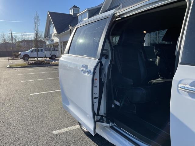 Used Toyota Sienna SE 2015 | Blasius Federal Road. Brookfield, Connecticut Used Toyota Sienna SE 2015 | Blasius Federal Road. Brookfield, Connecticut