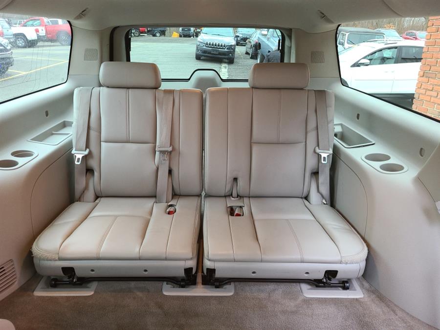 2011 Chevrolet Suburban 4WD 4dr 1500 3LT, available for sale in Waterbury, Connecticut | National Auto Brokers, Inc.. Waterbury, Connecticut 2011 Chevrolet Suburban 4WD 4dr 1500 3LT, available for sale in Waterbury, Connecticut | National Auto Brokers, Inc.. Waterbury, Connecticut