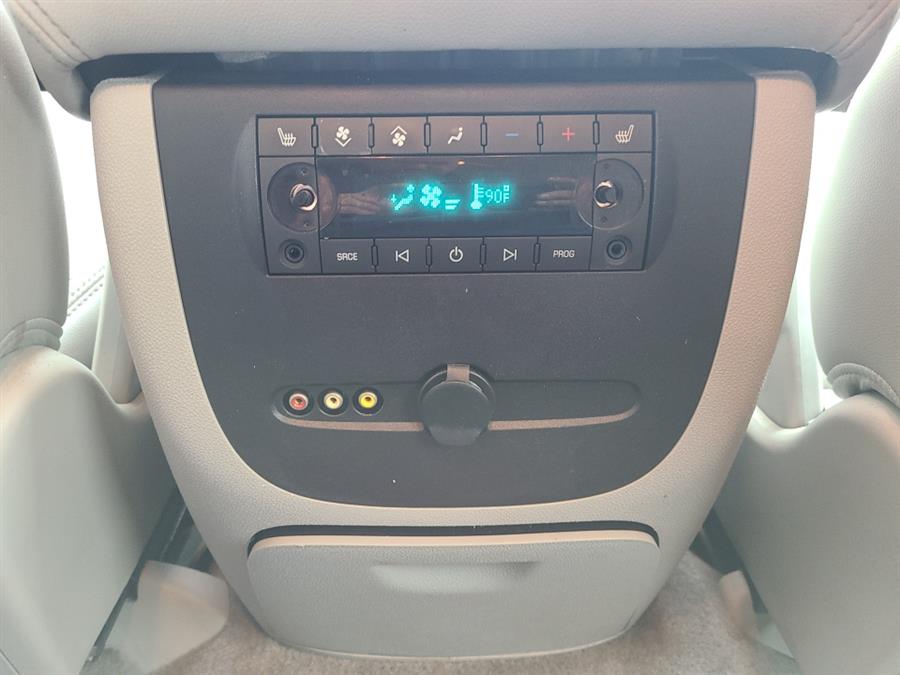 2011 Chevrolet Suburban 4WD 4dr 1500 3LT, available for sale in Waterbury, Connecticut | National Auto Brokers, Inc.. Waterbury, Connecticut 2011 Chevrolet Suburban 4WD 4dr 1500 3LT, available for sale in Waterbury, Connecticut | National Auto Brokers, Inc.. Waterbury, Connecticut