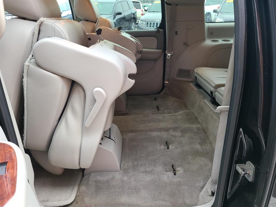 2011 Chevrolet Suburban 4WD 4dr 1500 3LT, available for sale in Waterbury, Connecticut | National Auto Brokers, Inc.. Waterbury, Connecticut 2011 Chevrolet Suburban 4WD 4dr 1500 3LT, available for sale in Waterbury, Connecticut | National Auto Brokers, Inc.. Waterbury, Connecticut