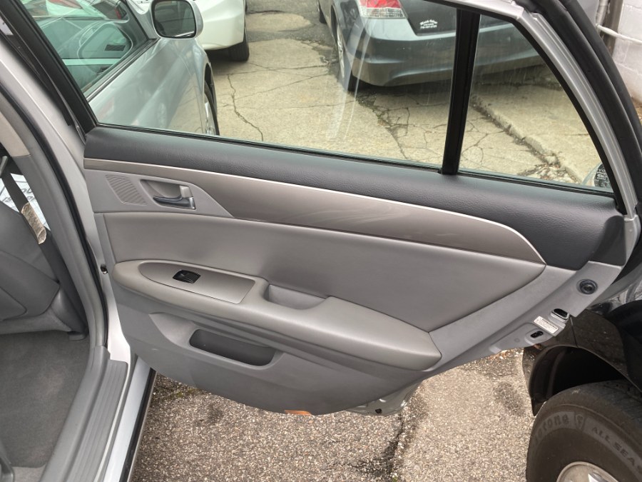Used Toyota Avalon 4dr Sdn XL (Natl) 2005 | Middle Village Motors . Middle Village, New York Used Toyota Avalon 4dr Sdn XL (Natl) 2005 | Middle Village Motors . Middle Village, New York