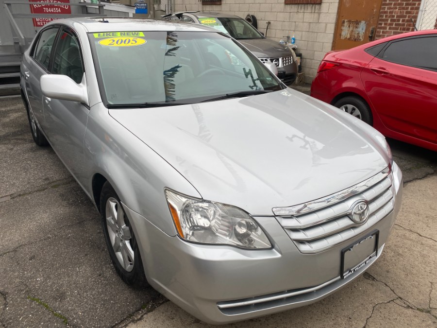 Used Toyota Avalon 4dr Sdn XL (Natl) 2005 | Middle Village Motors . Middle Village, New York Used Toyota Avalon 4dr Sdn XL (Natl) 2005 | Middle Village Motors . Middle Village, New York