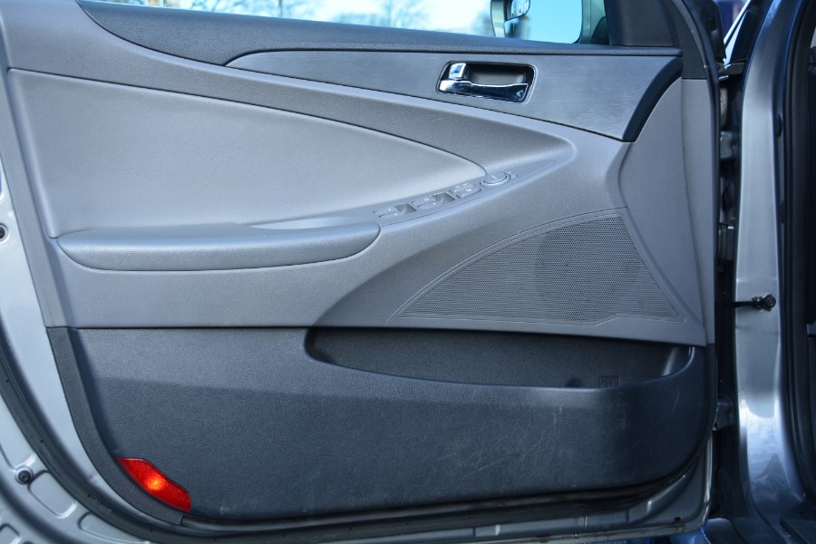 Used Hyundai Sonata 4dr Sdn 2.4L Auto GLS 2014 | Longmeadow Motor Cars. ENFIELD, Connecticut