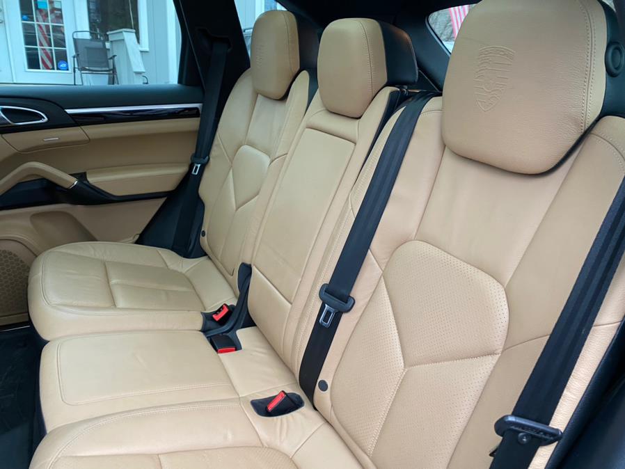 Used Porsche Cayenne AWD 4dr Platinum Edition 2014 | Lava Motors 2 Inc. Canton, Connecticut Used Porsche Cayenne AWD 4dr Platinum Edition 2014 | Lava Motors 2 Inc. Canton, Connecticut