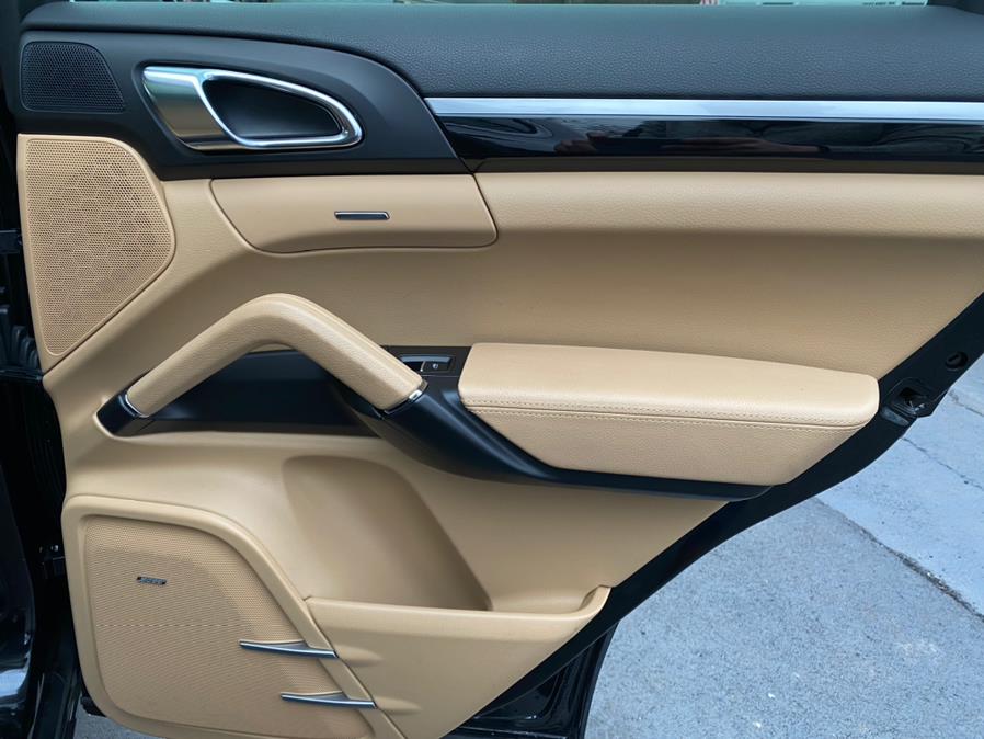 Used Porsche Cayenne AWD 4dr Platinum Edition 2014 | Lava Motors 2 Inc. Canton, Connecticut Used Porsche Cayenne AWD 4dr Platinum Edition 2014 | Lava Motors 2 Inc. Canton, Connecticut