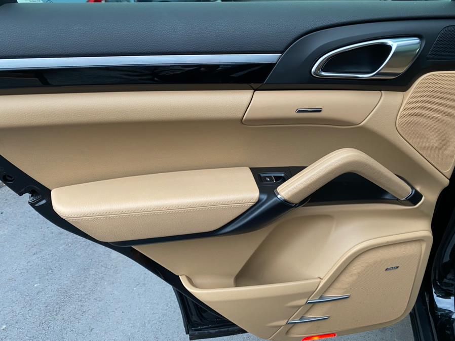 Used Porsche Cayenne AWD 4dr Platinum Edition 2014 | Lava Motors 2 Inc. Canton, Connecticut Used Porsche Cayenne AWD 4dr Platinum Edition 2014 | Lava Motors 2 Inc. Canton, Connecticut