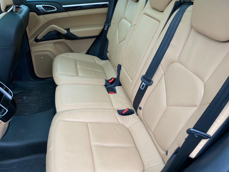 Used Porsche Cayenne AWD 4dr Platinum Edition 2014 | Lava Motors 2 Inc. Canton, Connecticut Used Porsche Cayenne AWD 4dr Platinum Edition 2014 | Lava Motors 2 Inc. Canton, Connecticut