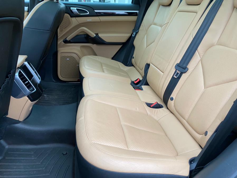 Used Porsche Cayenne AWD 4dr Platinum Edition 2014 | Lava Motors 2 Inc. Canton, Connecticut Used Porsche Cayenne AWD 4dr Platinum Edition 2014 | Lava Motors 2 Inc. Canton, Connecticut