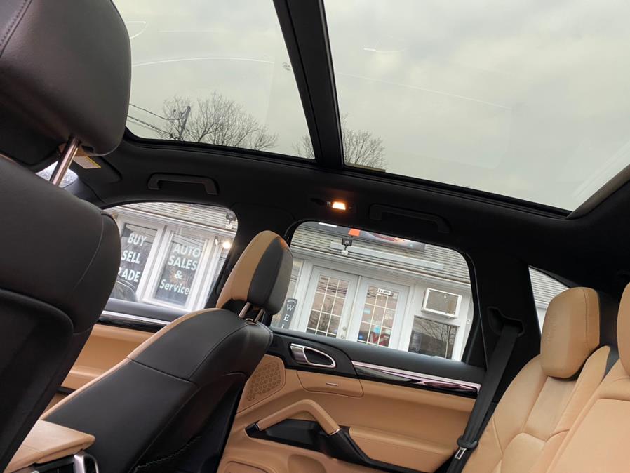 Used Porsche Cayenne AWD 4dr Platinum Edition 2014 | Lava Motors 2 Inc. Canton, Connecticut Used Porsche Cayenne AWD 4dr Platinum Edition 2014 | Lava Motors 2 Inc. Canton, Connecticut