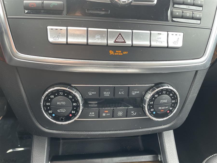 Used Mercedes-Benz GL-Class 4MATIC 4dr GL 450 2013 | Wiz Leasing Inc. Stratford, Connecticut Used Mercedes-Benz GL-Class 4MATIC 4dr GL 450 2013 | Wiz Leasing Inc. Stratford, Connecticut