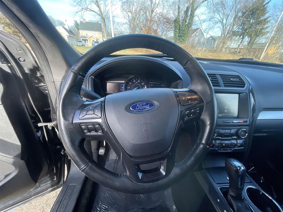 2016 Ford Explorer 4WD 4dr XLT, available for sale in Stratford, Connecticut | Wiz Leasing Inc. Stratford, Connecticut 2016 Ford Explorer 4WD 4dr XLT, available for sale in Stratford, Connecticut | Wiz Leasing Inc. Stratford, Connecticut