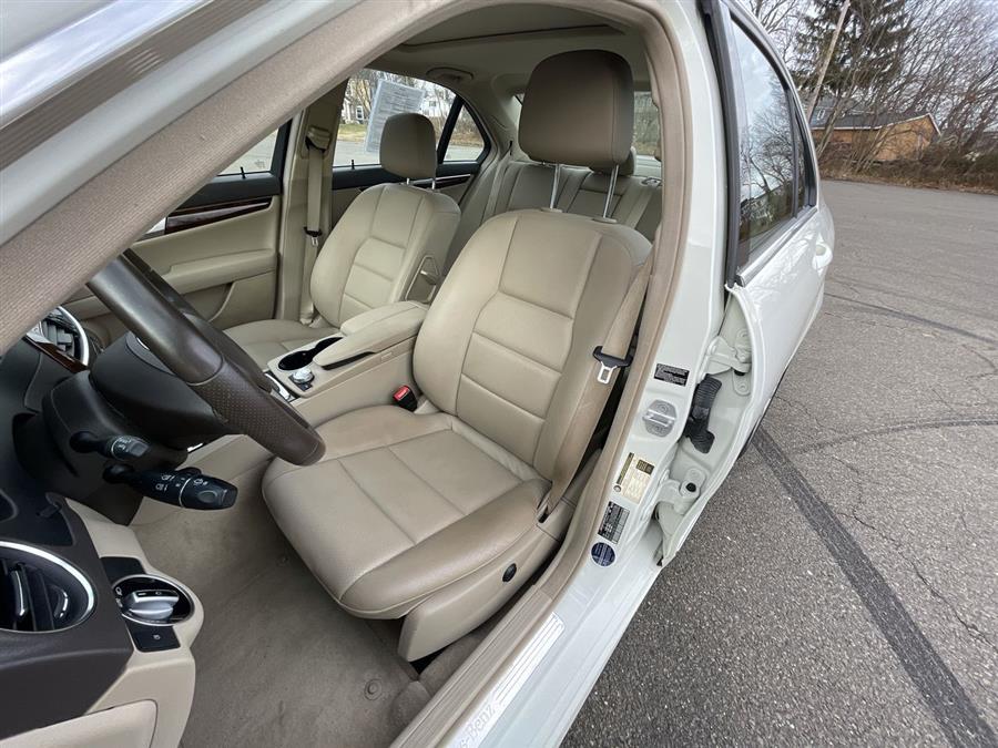 Used Mercedes-Benz C-Class 4dr Sdn C300 Sport 4MATIC 2012 | Wiz Leasing Inc. Stratford, Connecticut Used Mercedes-Benz C-Class 4dr Sdn C300 Sport 4MATIC 2012 | Wiz Leasing Inc. Stratford, Connecticut