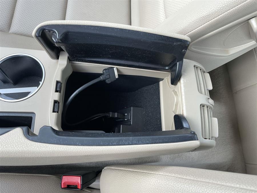Used Mercedes-Benz C-Class 4dr Sdn C300 Sport 4MATIC 2012 | Wiz Leasing Inc. Stratford, Connecticut Used Mercedes-Benz C-Class 4dr Sdn C300 Sport 4MATIC 2012 | Wiz Leasing Inc. Stratford, Connecticut