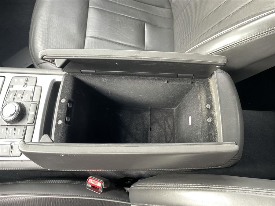 2015 Hyundai Genesis 4dr Sdn V6 3.8L AWD, available for sale in Stratford, Connecticut | Wiz Leasing Inc. Stratford, Connecticut 2015 Hyundai Genesis 4dr Sdn V6 3.8L AWD, available for sale in Stratford, Connecticut | Wiz Leasing Inc. Stratford, Connecticut