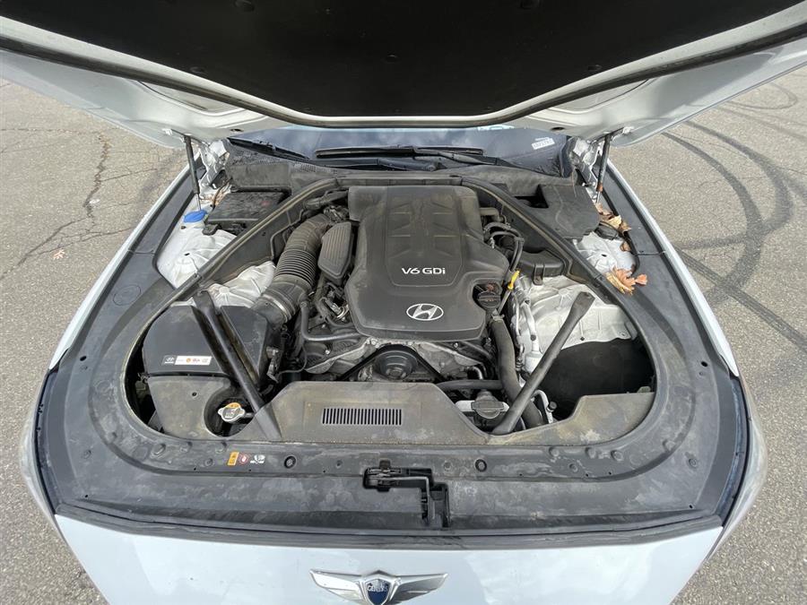 2015 Hyundai Genesis 4dr Sdn V6 3.8L AWD, available for sale in Stratford, Connecticut | Wiz Leasing Inc. Stratford, Connecticut 2015 Hyundai Genesis 4dr Sdn V6 3.8L AWD, available for sale in Stratford, Connecticut | Wiz Leasing Inc. Stratford, Connecticut